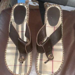 Authentic BURBERRY signature style brown and tan Sandler wedges 8.5
